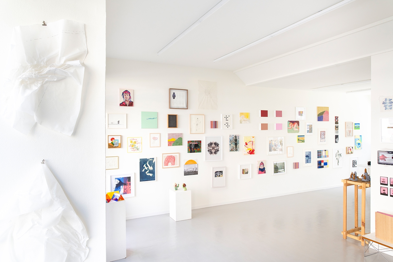 240709_synt_a-summer-of-perfect-brightness_ausstellungsdoku_Vorschau__AAH8202-1-Kopie 240709_synt_a-summer-of-perfect-brightness_ausstellungsdoku_Vorschau__AAH8202-1-Kopie